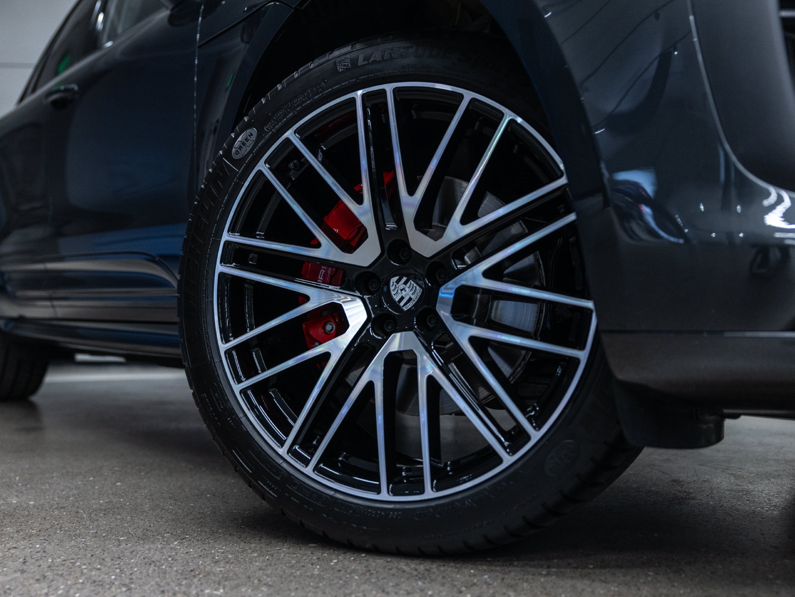 Certified 2026 Porsche Macan S AWD/4WD image 8