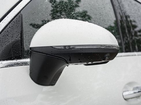 New 2025 Mercedes-Benz GLC 350e 4MATIC image 15