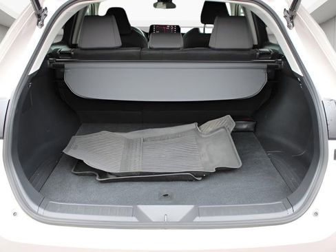 Certified 2021 Toyota Venza LE image 21