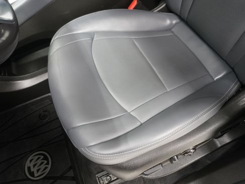 Used 2022 Buick Enclave Essence FWD image 12