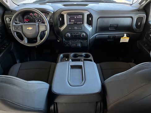 Certified 2025 Chevrolet Silverado 2500 Custom w/ Z71 Off-Road Package image 16