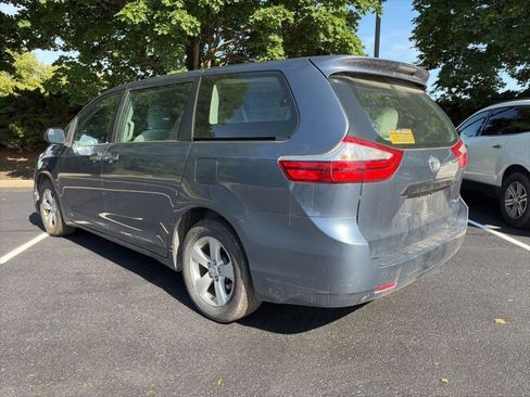 Used 2017 Toyota Sienna L FWD image 7