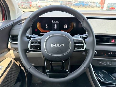 New 2026 Kia Carnival EX FWD image 10