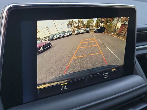 Used 2024 Chevrolet Suburban LT image 34