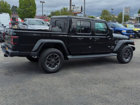 Used 2020 Jeep Gladiator Overland AWD/4WD image 6