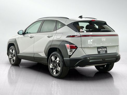 Used 2024 Hyundai Kona SEL AWD/4WD image 3