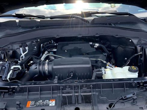 Used 2020 Ford Explorer XLT w/ Equipment Group 202A AWD/4WD image 30