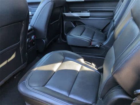 Used 2022 Ford Explorer Limited w/ Equipment Group 301A image 20