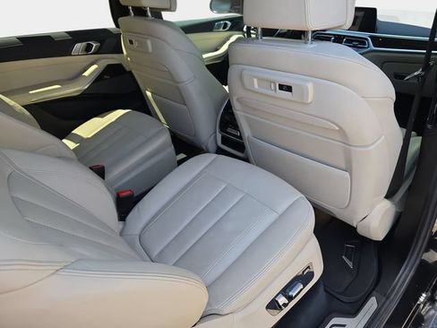 Used 2021 BMW X7 xDrive40i w/ Premium Package AWD/4WD image 13