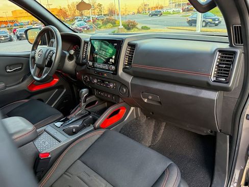Certified 2024 Nissan Frontier PRO-4X w/ Pro Convenience Package image 13