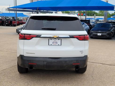 Used 2023 Chevrolet Traverse LT image 6
