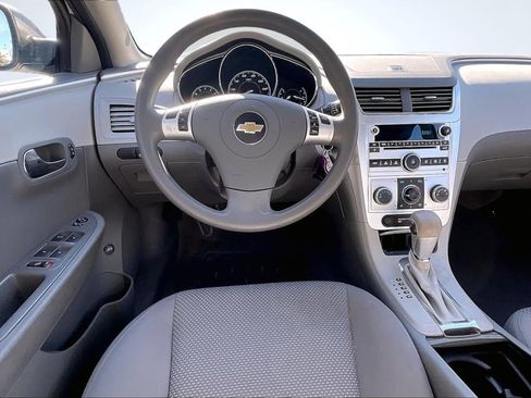 Used 2011 Chevrolet Malibu LS image 5
