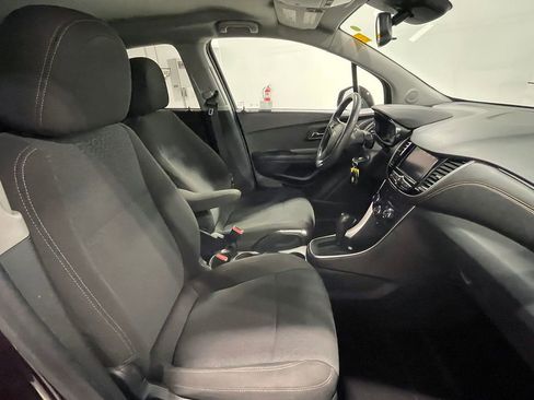 Used 2021 Chevrolet Trax LS w/ Tint and Cruise Package AWD/4WD image 24