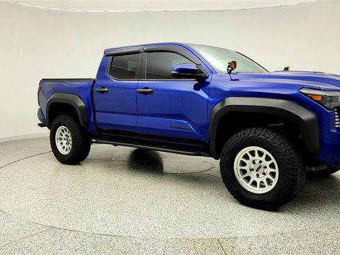 Used 2024 Toyota Tacoma TRD Sport w/ TRD Sport Upgrade Package AWD/4WD image 3