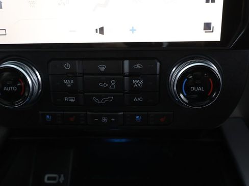 Used 2019 Ford F150 Platinum w/ Equipment Group 701A Luxury image 47