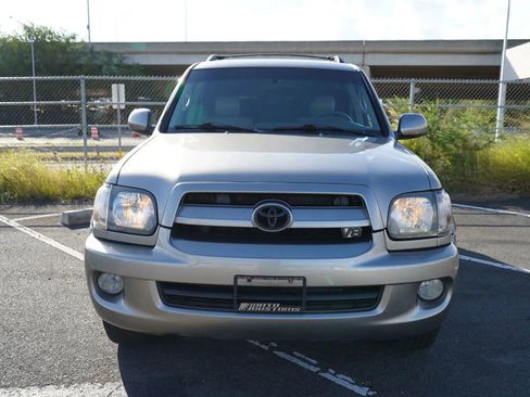 Used 2007 Toyota Sequoia SR5 image 4