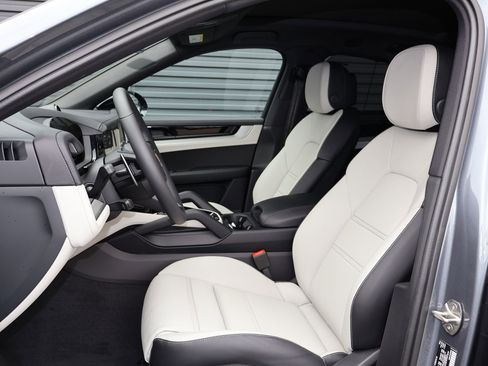 New 2026 Porsche Cayenne S AWD/4WD image 15