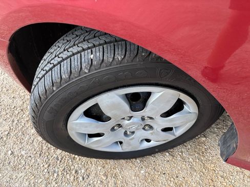 Used 2008 Hyundai Elantra GLS FWD image 4