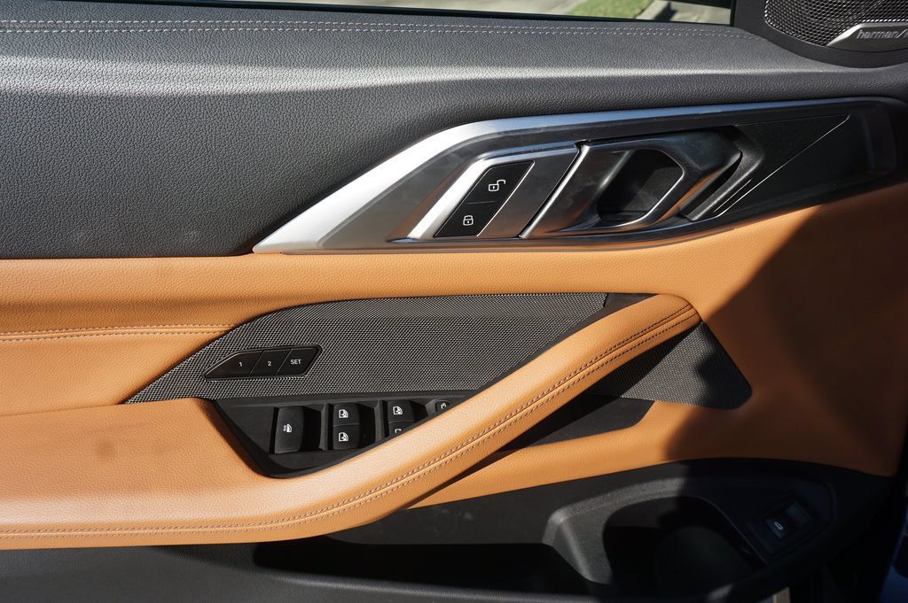 Used 2024 BMW M440i Convertible RWD image 4
