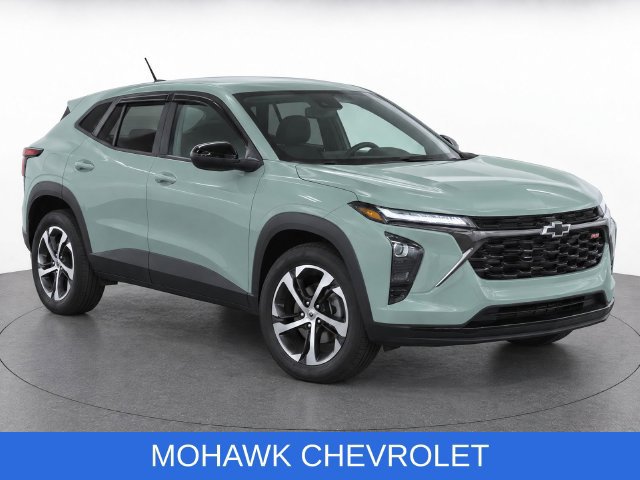 Used 2024 Chevrolet Trax RS w/ Driver Confidence Package FWD image 2