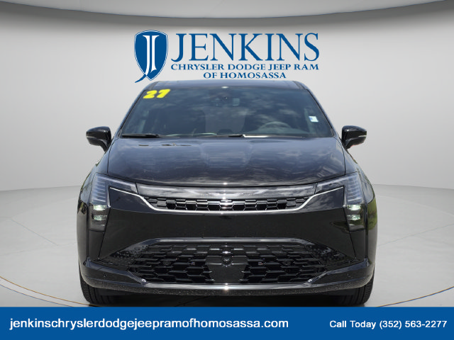New 2027 Chrysler Pacifica Select w/ Family Tech Group AWD/4WD image 12