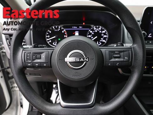 Used 2023 Nissan Rogue S AWD/4WD image 10