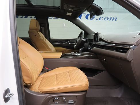 Used 2024 Cadillac Escalade ESV Sport w/ Touring Package AWD/4WD image 40