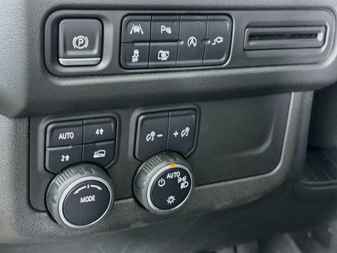 Used 2022 Chevrolet Suburban RST w/ Luxury Package AWD/4WD image 20