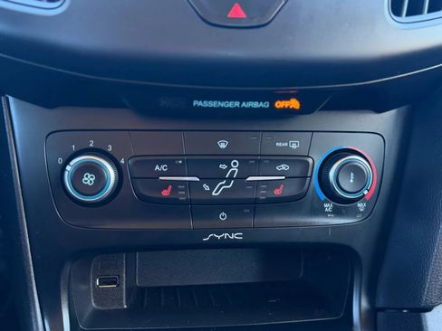 Used 2016 Ford Focus SE w/ SE Cold Weather Package image 25