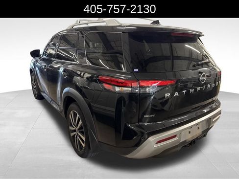 Used 2022 Nissan Pathfinder Platinum w/ Cargo Package AWD/4WD image 4
