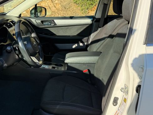 Used 2019 Subaru Outback 2.5i Premium w/ Popular Package #2 AWD/4WD image 14