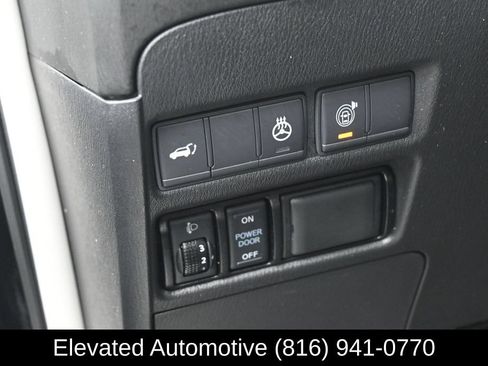 Used 2018 INFINITI QX80 4WD w/ Driver Assistance Package image 15