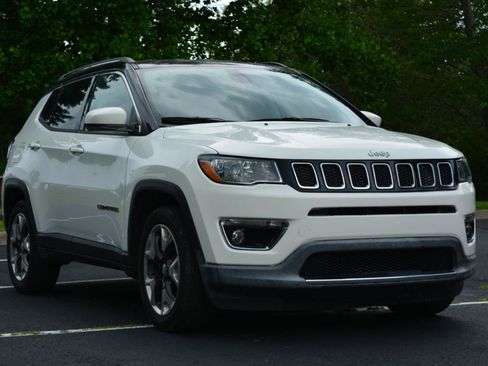 Used 2020 Jeep Compass Limited FWD image 3