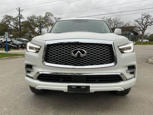 Used 2019 INFINITI QX80 Luxe image 2