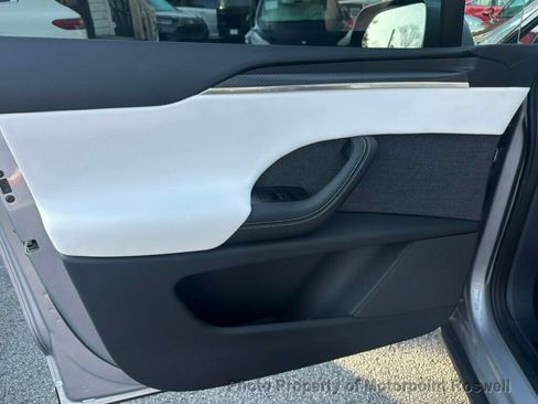 Used 2024 Tesla Model X Plaid image 18