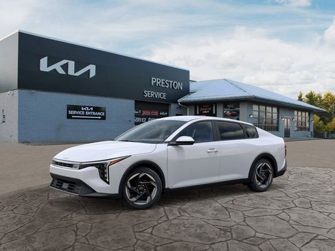 New 2025 Kia K4 EX image 3