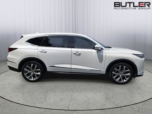 Used 2024 Acura MDX FWD w/ Technology Package image 3