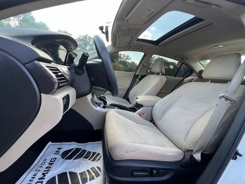 Used 2017 Honda Accord EX image 42