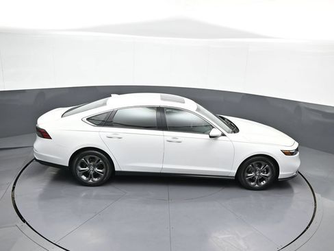 Certified 2023 Honda Accord EX image 36