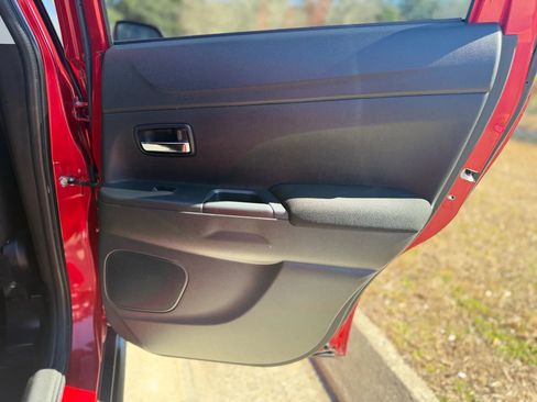 Used 2016 Mitsubishi Outlander Sport ES image 28