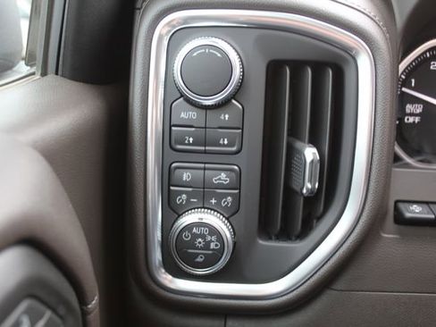 Used 2019 GMC Sierra 1500 Denali w/ Denali Ultimate Package AWD/4WD image 28