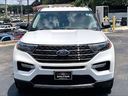 Certified 2024 Ford Explorer XLT w/ Equipment Group 202A RWD image 3