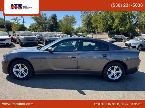 Used 2020 Dodge Charger SXT image 2