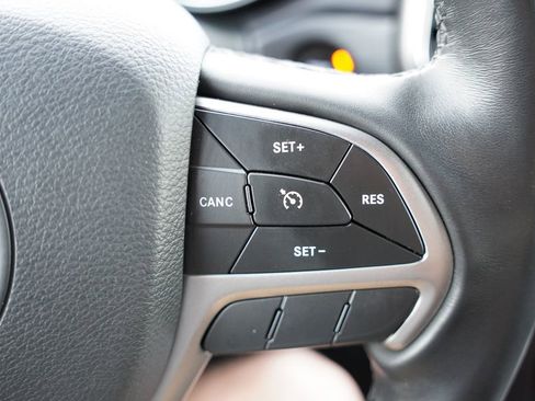 Certified 2021 Jeep Grand Cherokee Laredo image 28