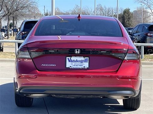 Certified 2025 Honda Accord LX image 5