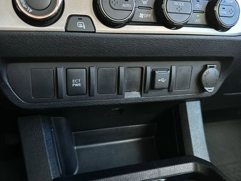 Used 2022 Toyota Tacoma SR image 25