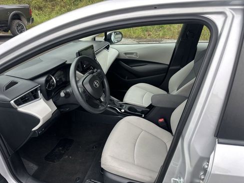 Used 2022 Toyota Corolla LE image 12