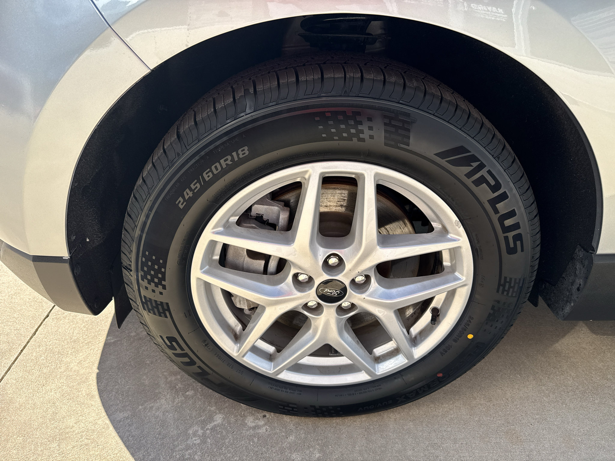 Used 2024 Ford Edge SEL AWD/4WD image 13