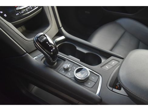 Used 2025 Cadillac XT6 Premium Luxury image 37