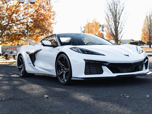 Used 2024 Chevrolet Corvette Z06 w/ Stealth Interior Trim Package RWD image 24